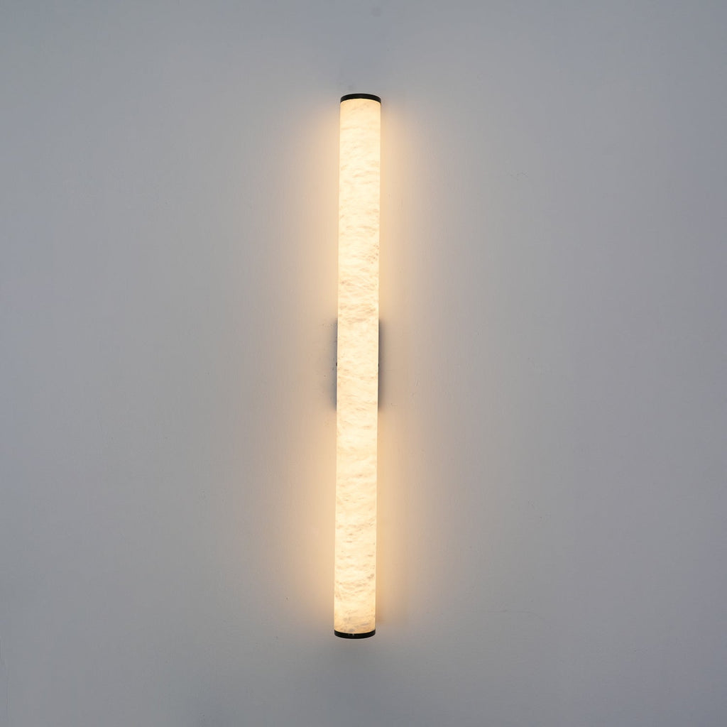Klyr Alabaster Vertical Cylindrical Wall Lamp | Fioriscas