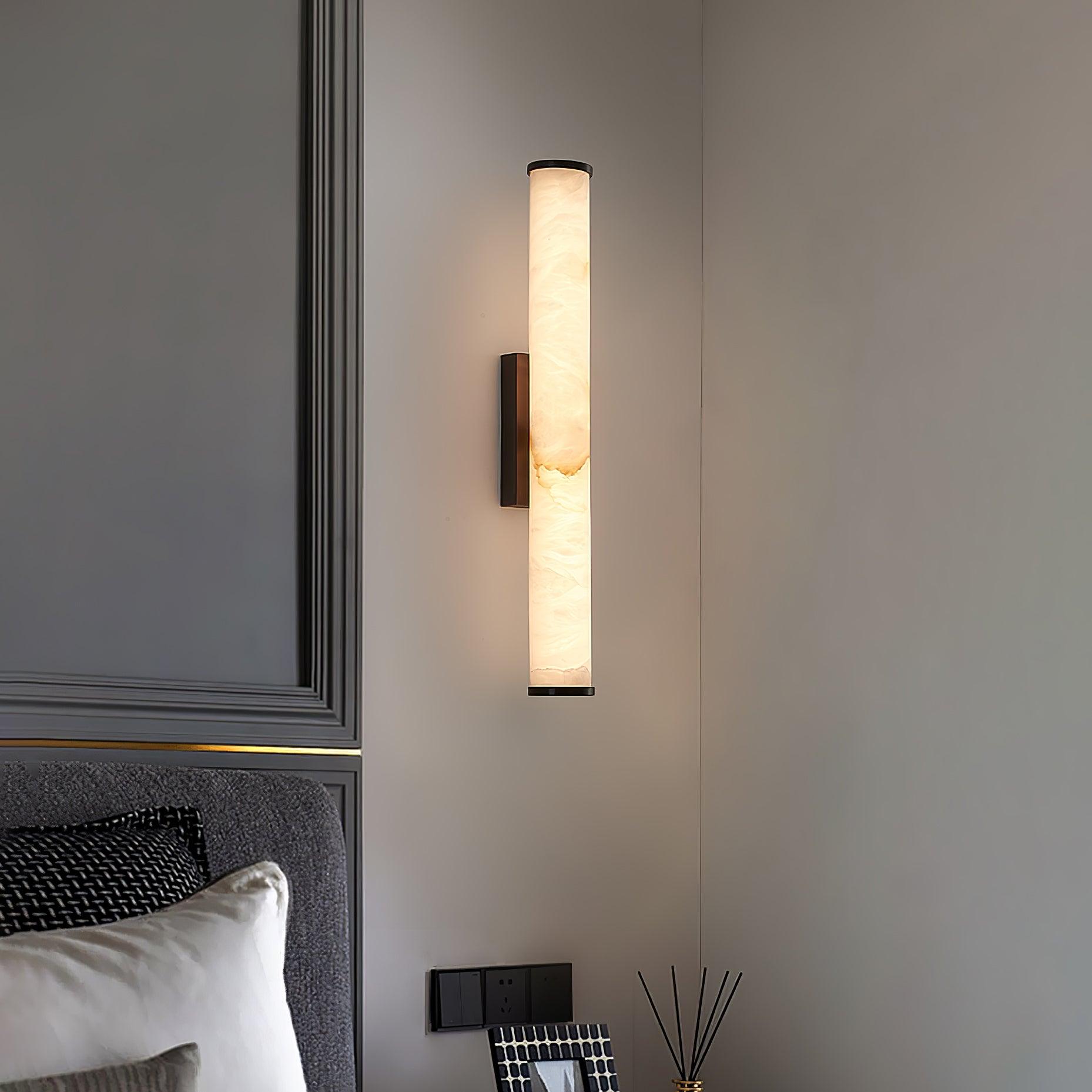 Klyr Alabaster Vertical Cylindrical Wall Lamp | Fioriscas