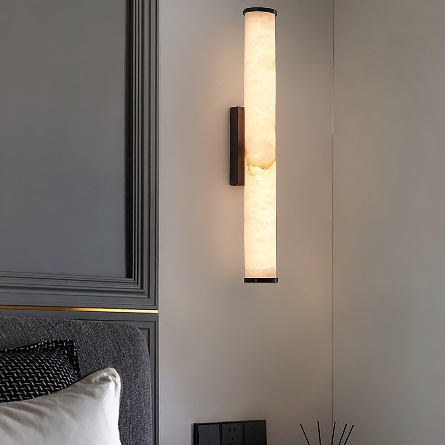 Klyr Alabaster Vertical Cylindrical Wall Lamp | Fioriscas