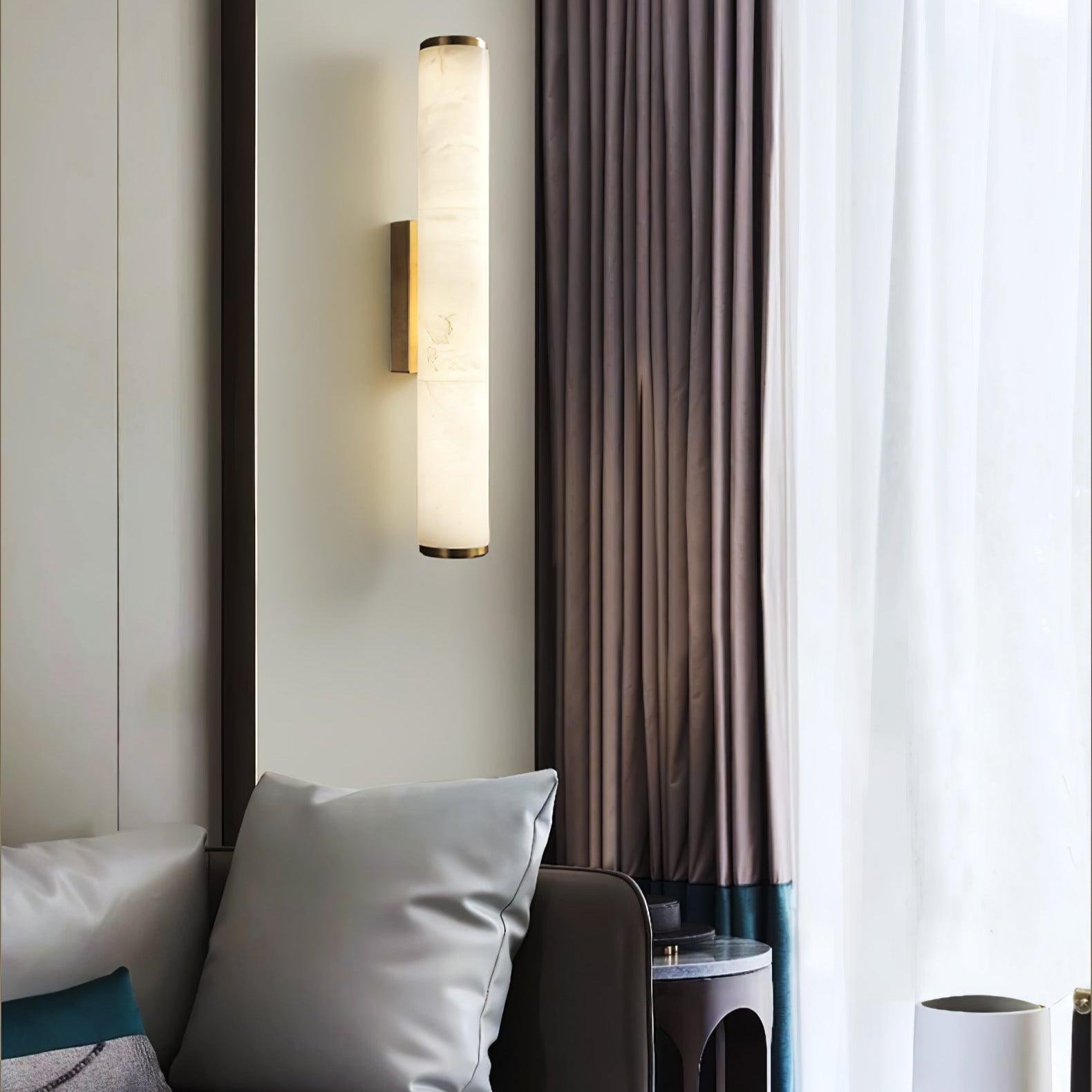 Klyr Alabaster Vertical Cylindrical Wall Lamp | Fioriscas