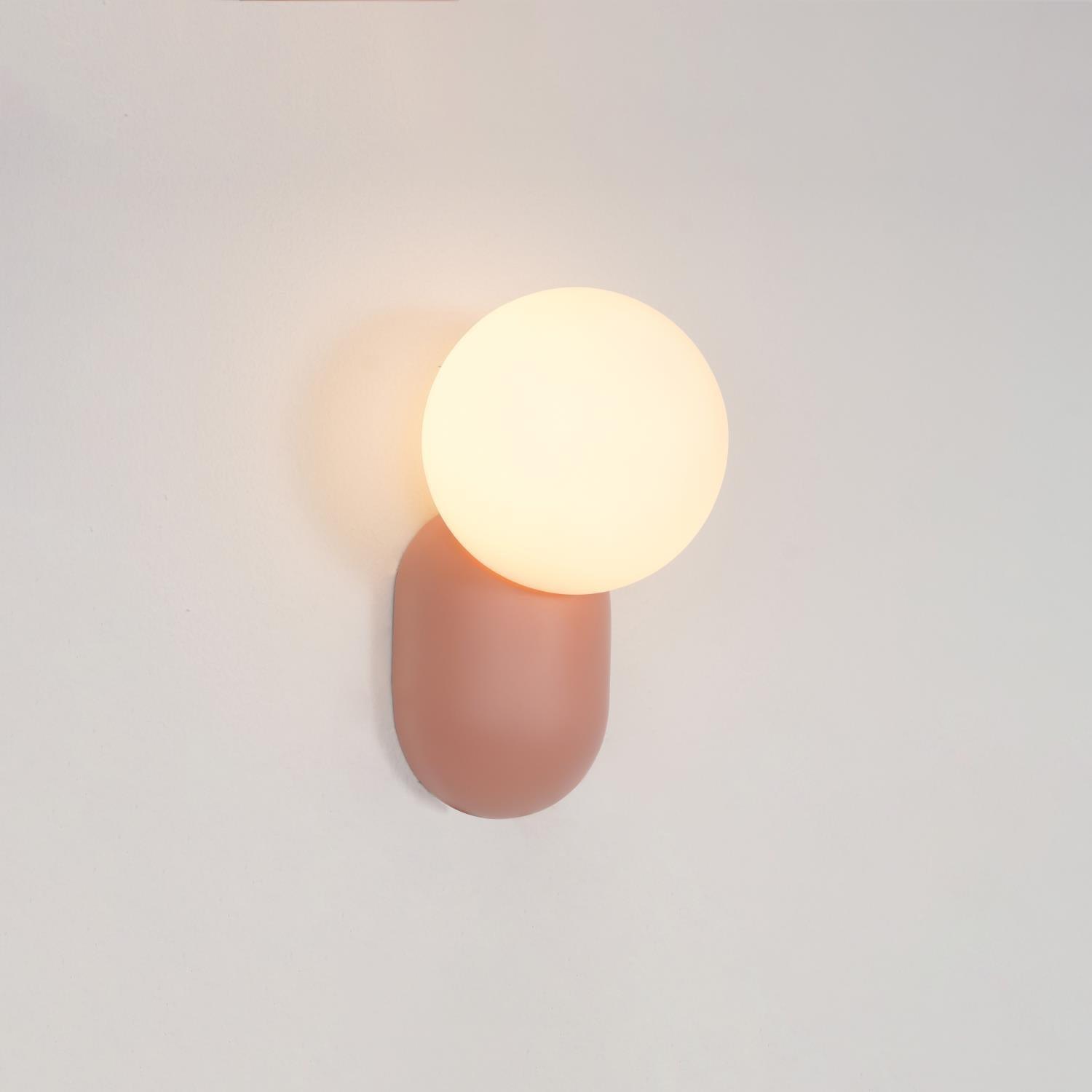 Lunara Minimalist Globe Wall Sconce | Fioriscas