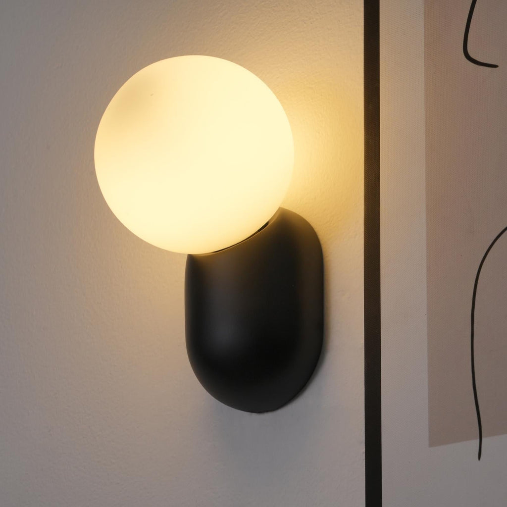 Lunara Minimalist Globe Wall Sconce | Fioriscas