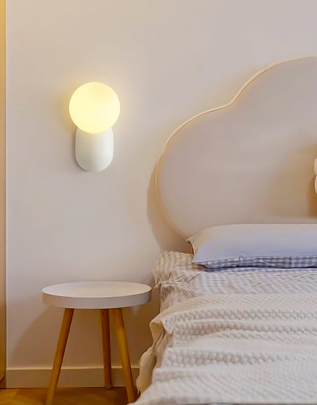 Lunara Minimalist Globe Wall Sconce | Fioriscas