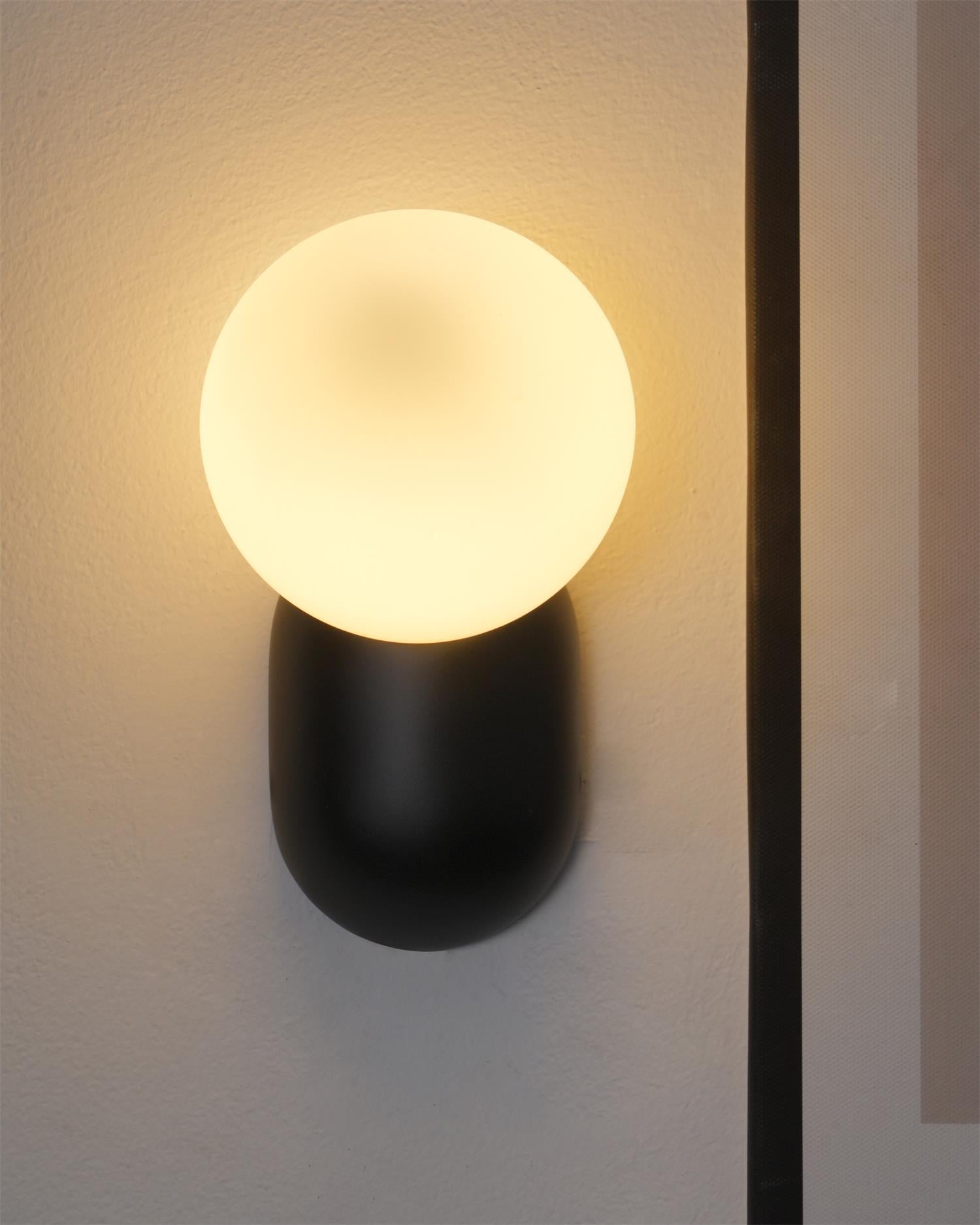 Lunara Minimalist Globe Wall Sconce | Fioriscas