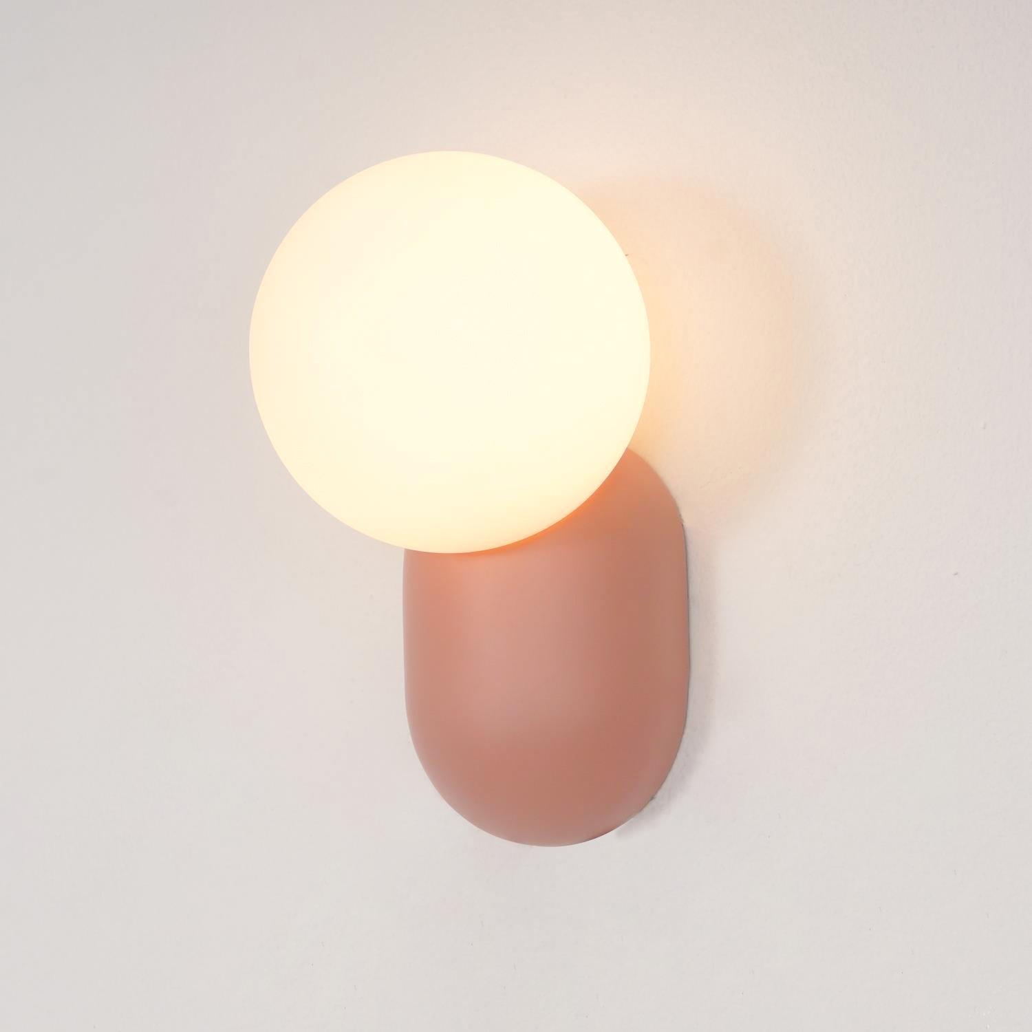 Lunara Minimalist Globe Wall Sconce | Fioriscas