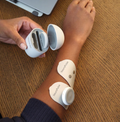 Massaggiatore muscolare TENS wireless con 6 modalità e 16 livelli di intensità