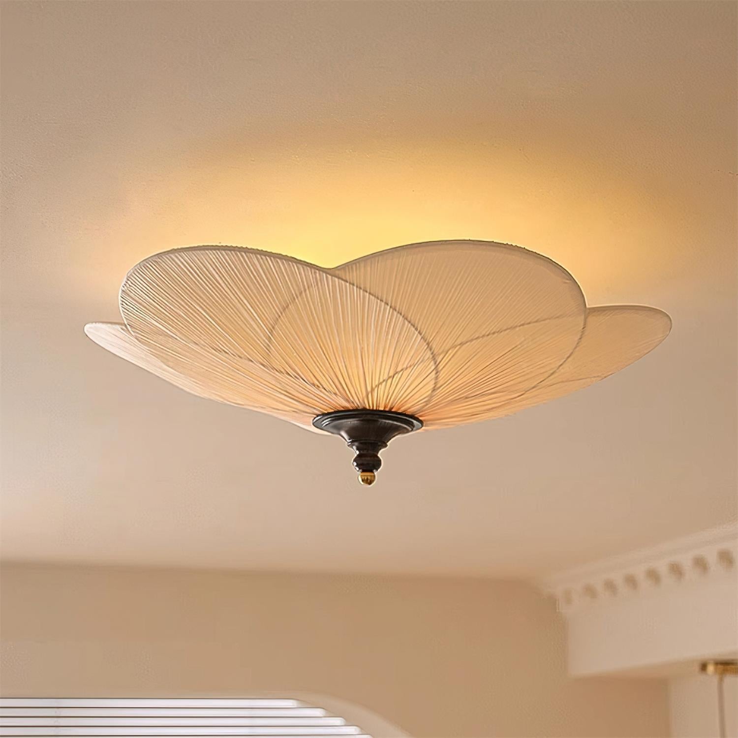 Evola Petal-Inspired Flush Mount Ceiling Light | Fioriscas