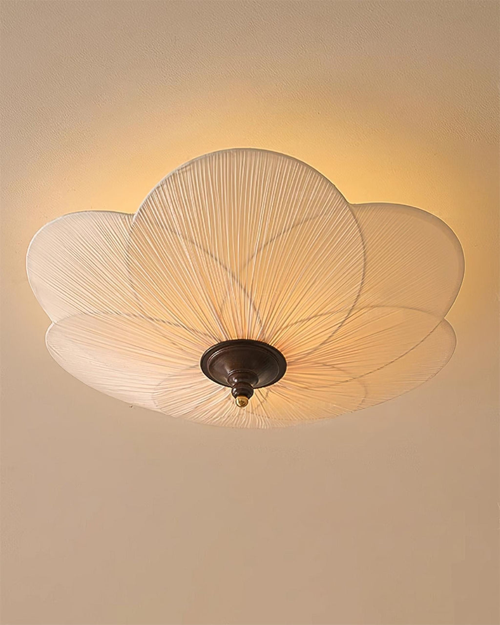 Evola Petal-Inspired Flush Mount Ceiling Light | Fioriscas