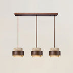 Aurelianovo travertinové závěsné svítidlo s více hlavicemi a ořechovým dřevěným prstencem