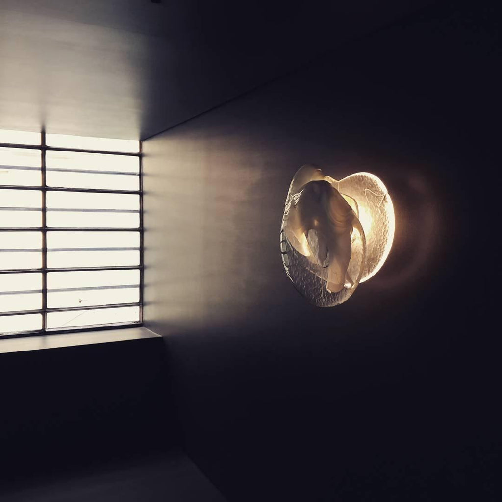 Beatrice Artistic Black Glass Wall Lamp | Fioriscas