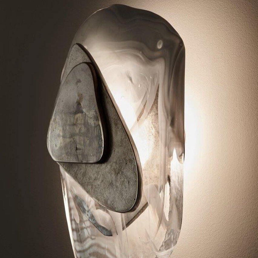 Beatrice Artistic Black Glass Wall Lamp | Fioriscas