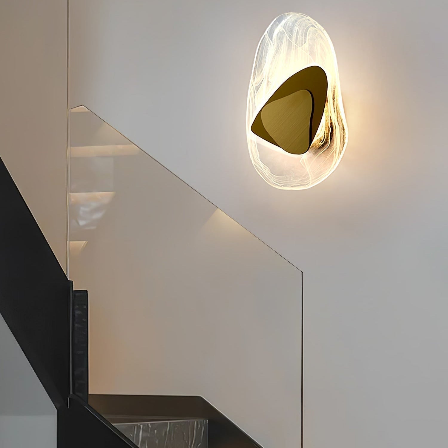 Beatrice Artistic Black Glass Wall Lamp | Fioriscas