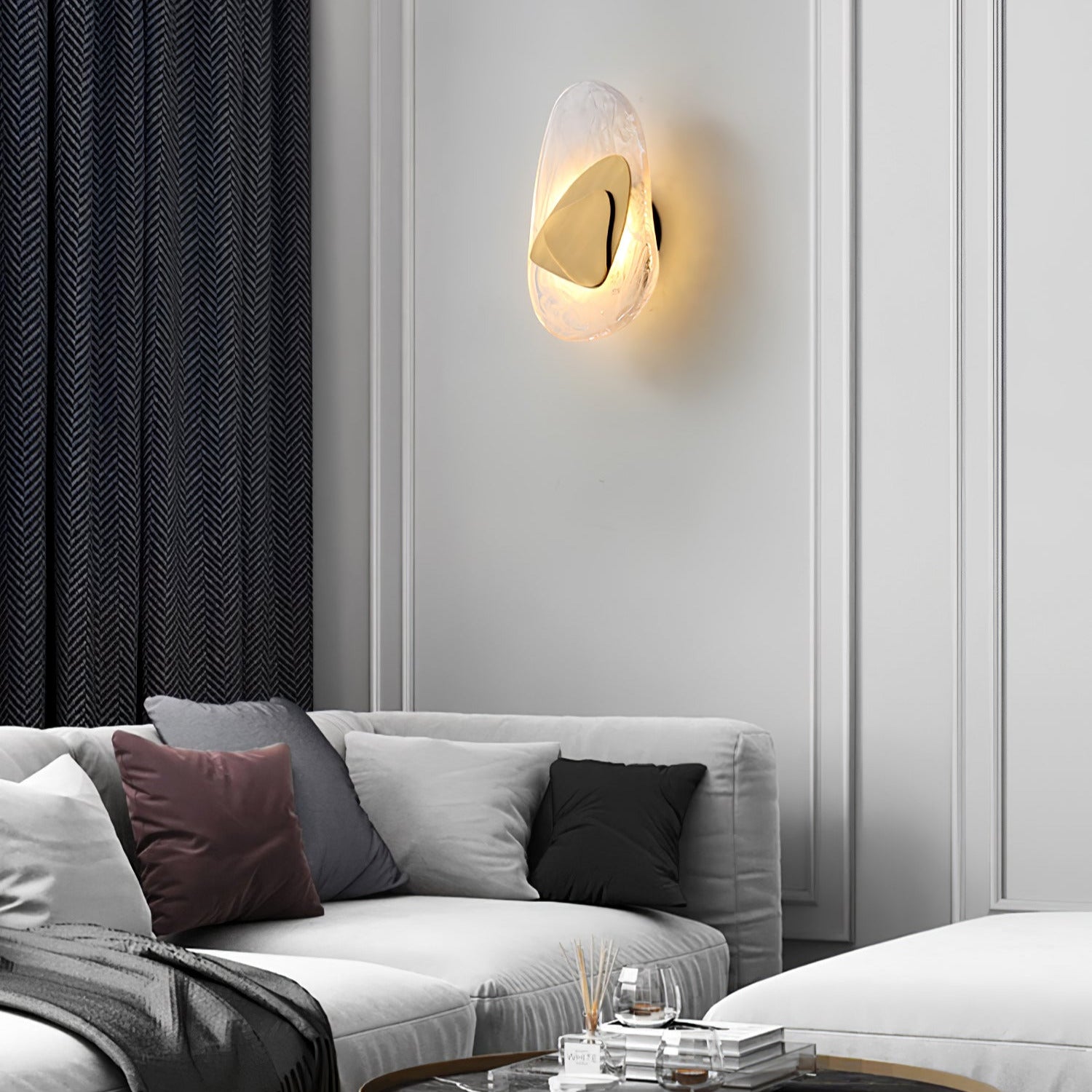 Beatrice Artistic Black Glass Wall Lamp | Fioriscas