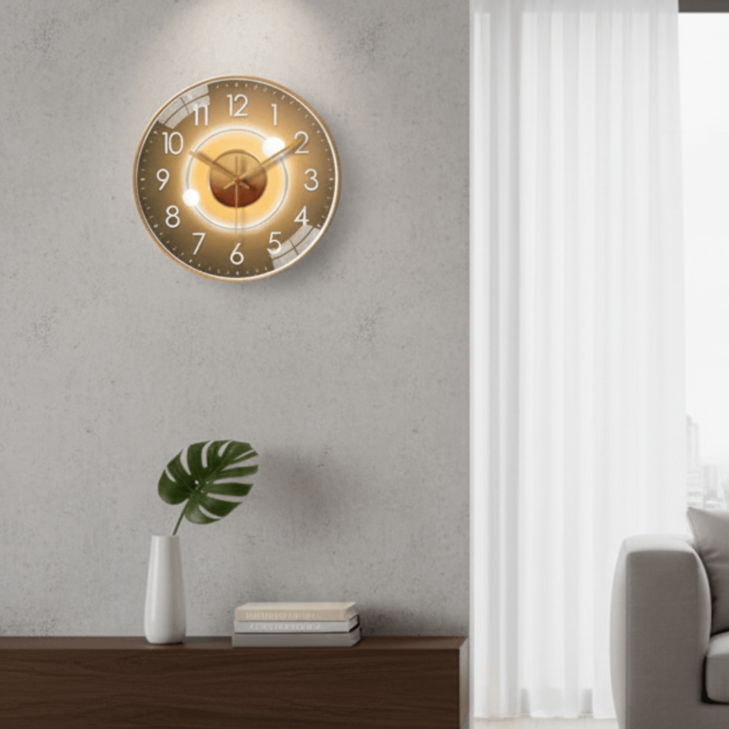 Stille wandklok met minimalistische wijzerplaat en elegante afwerking - Fioriscas