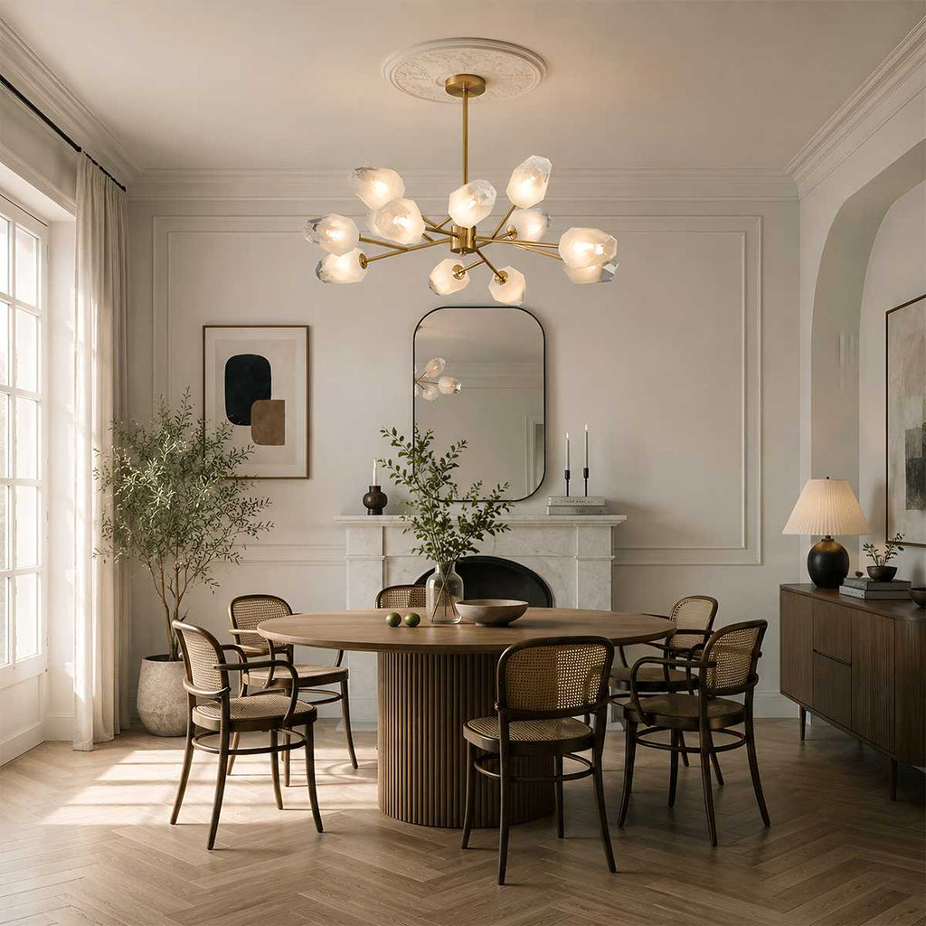 Luxora Kupfer-Kronleuchter mit satiniertem geometrischem Glas und gebürstetem Gold-Finish