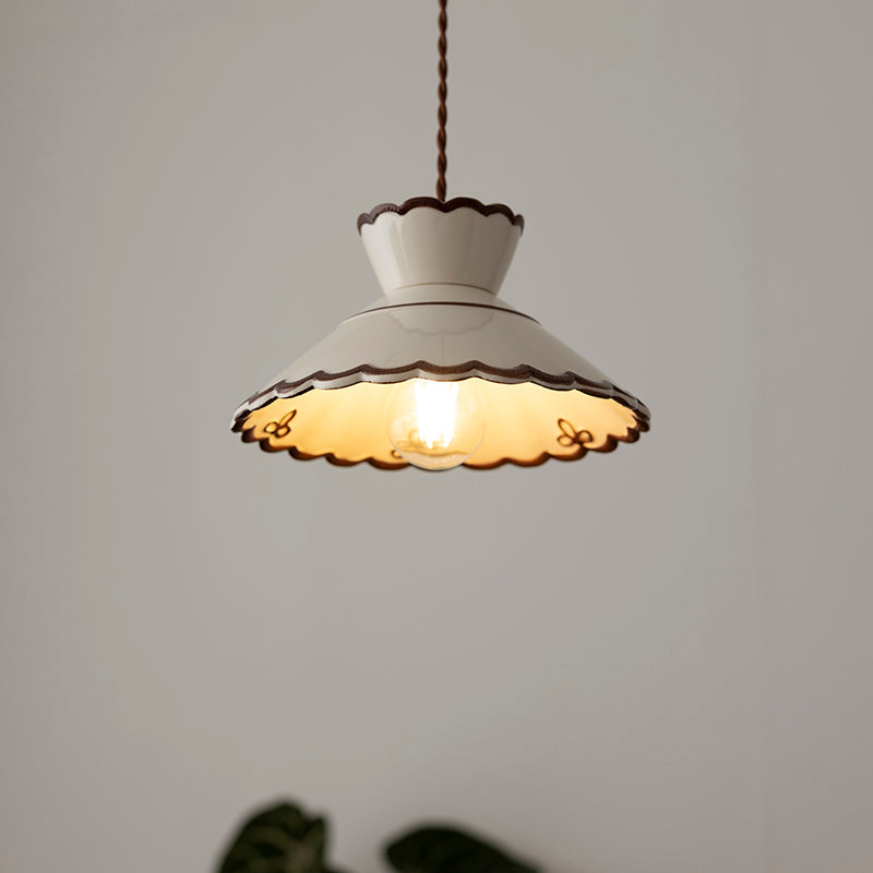 Candeeiro pendente, abat-jour de cerâmica recortado em creme e castanho, estilo vintage para cozinha