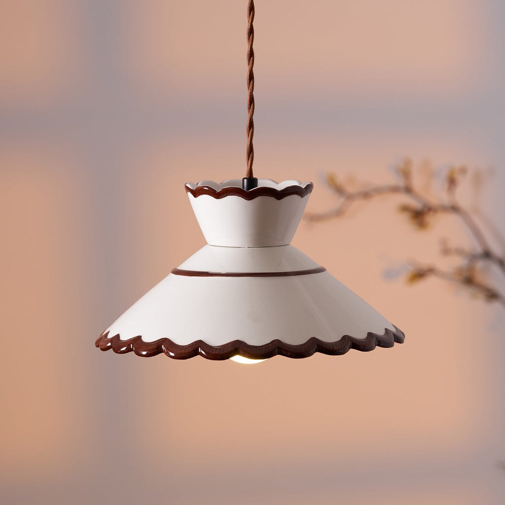 Candeeiro pendente, abat-jour de cerâmica recortado em creme e castanho, estilo vintage para cozinha