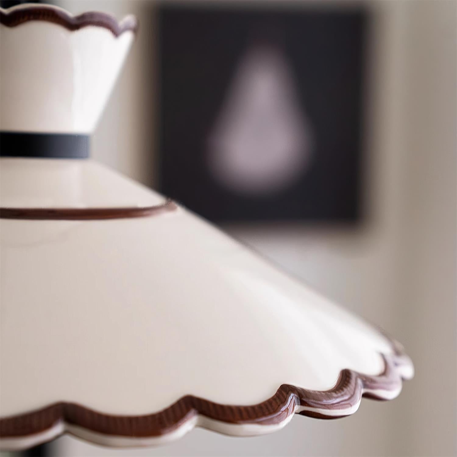 Candeeiro pendente, abat-jour de cerâmica recortado em creme e castanho, estilo vintage para cozinha