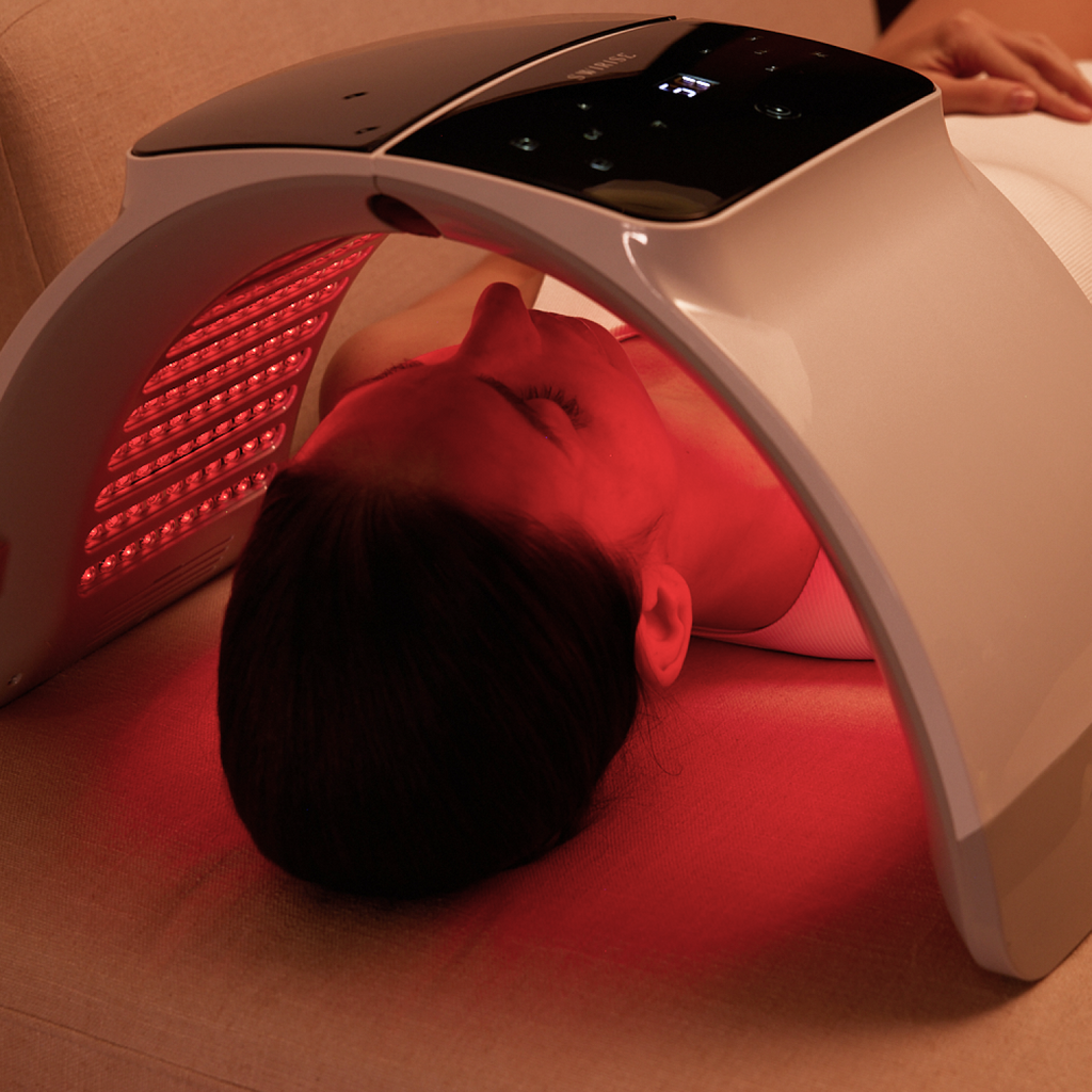 LED-huidtherapieapparaat met zeven golflengten voor het gezicht en lichaam