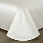Parure de housse de couette LyraSilk en coton égyptien avec rayures décoratives