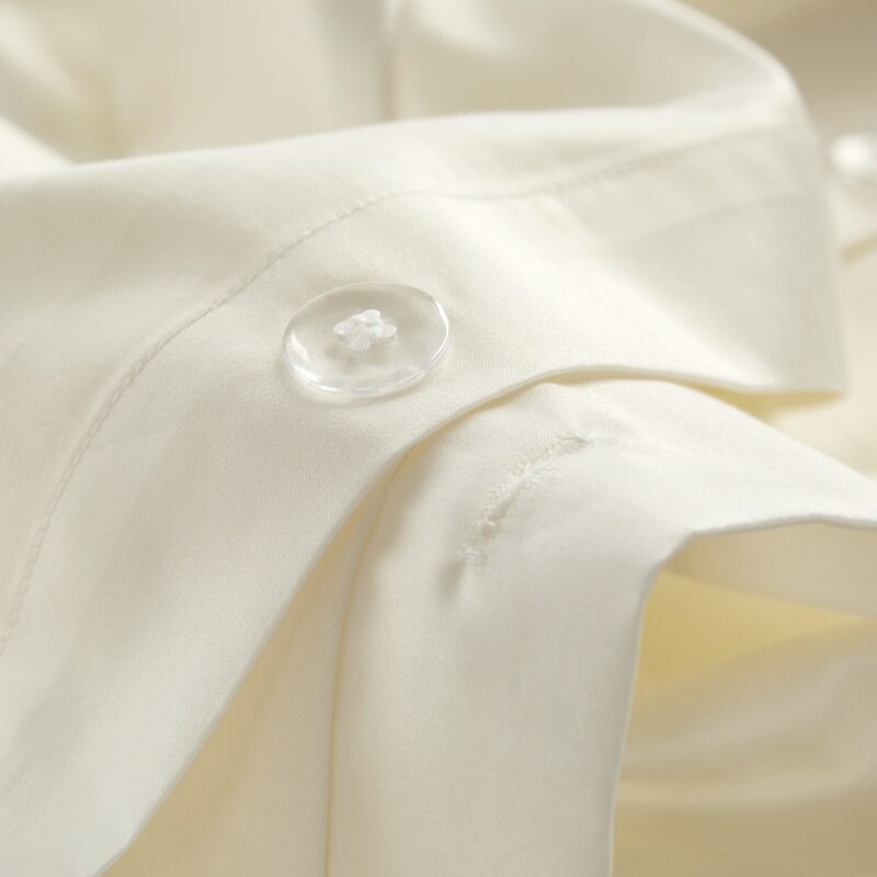 Parure de housse de couette LyraSilk en coton égyptien avec rayures décoratives