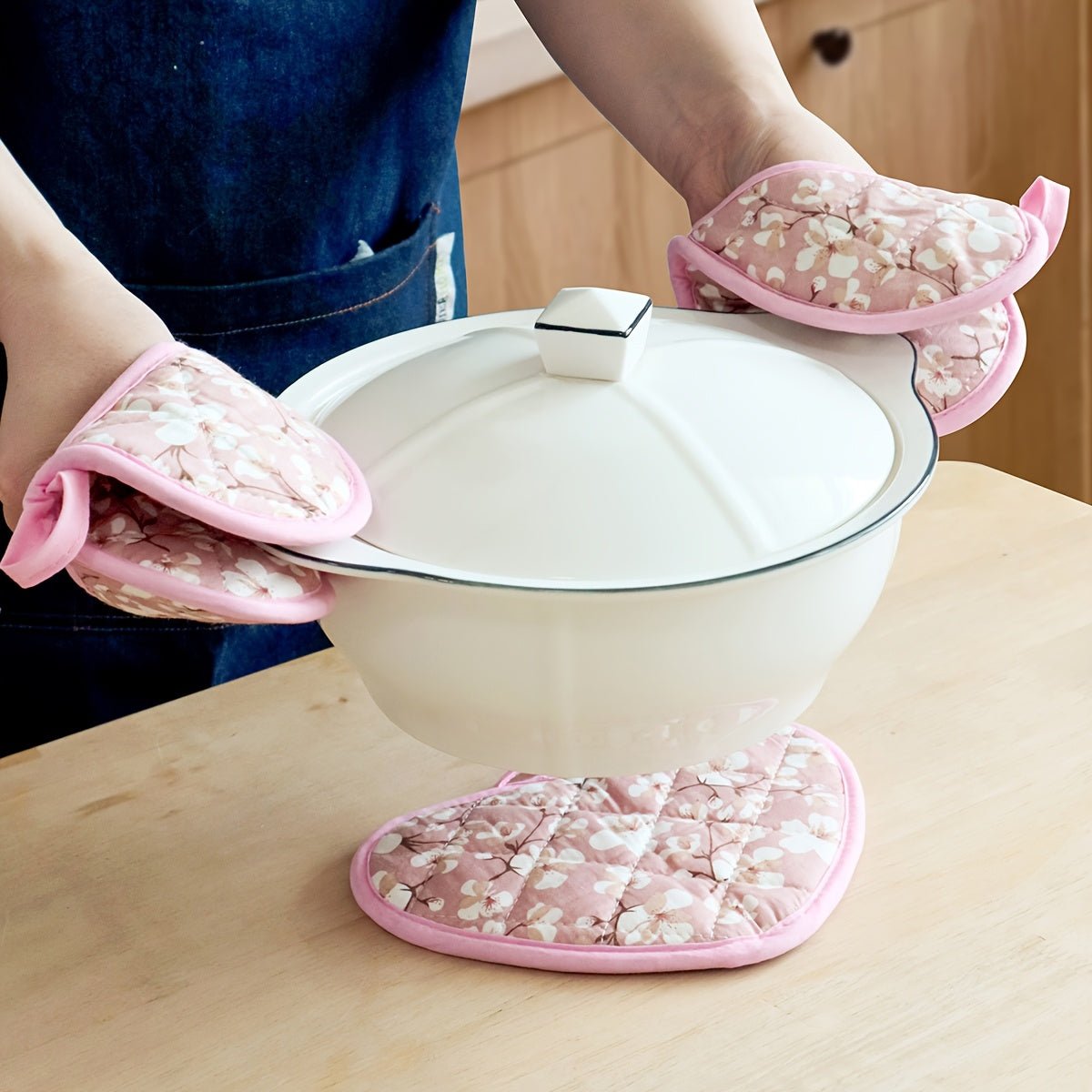 Varmebestandige grydelapper i hjerteform med blomster-vintage design - Fioriscas