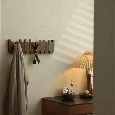 Skládací dřevěný nástěnný věšák na kabáty Viretta s háčky na klíče