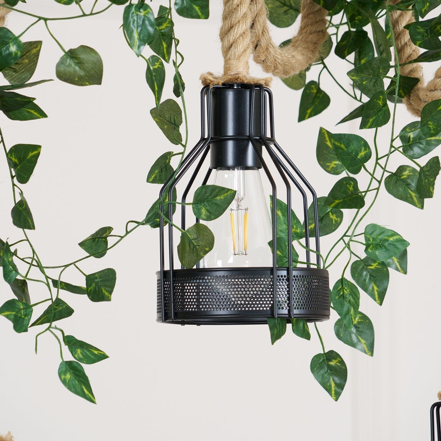 Quoro Hemp Rope Industrial Grenade Chandelier | Fioriscas