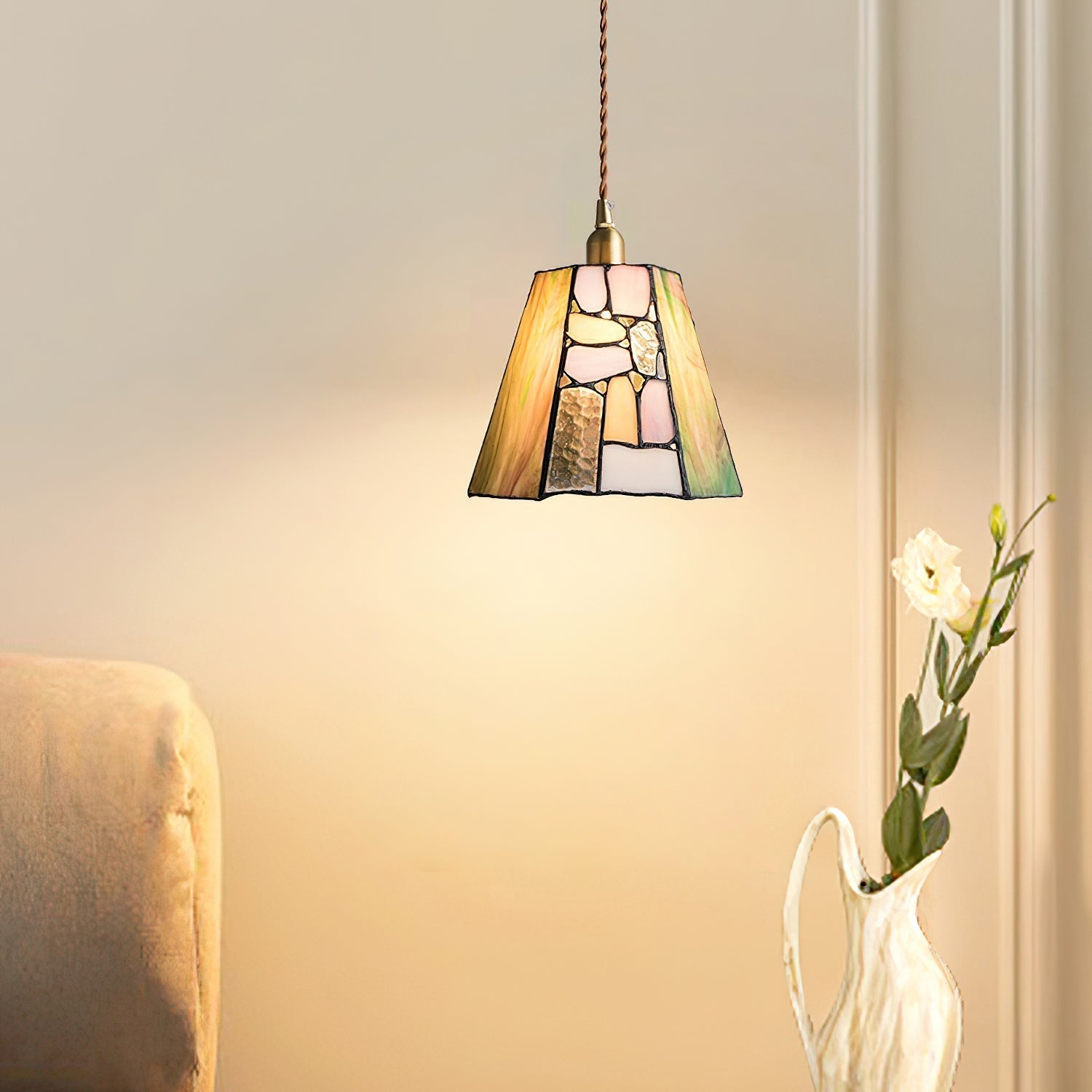 Mavine Tiffany-Style Stained Glass Pendant Light | Fioriscas