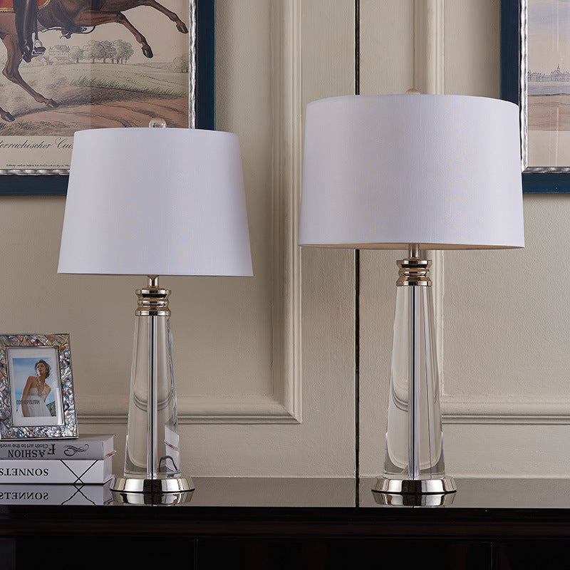 Křišťálová stolní lampa s lněným stínidlem do ložnice a obývacího pokoje