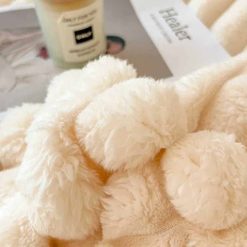 Cozy cuddle blanket made of faux rabbit fur for sofa and bed - Fioriscas
