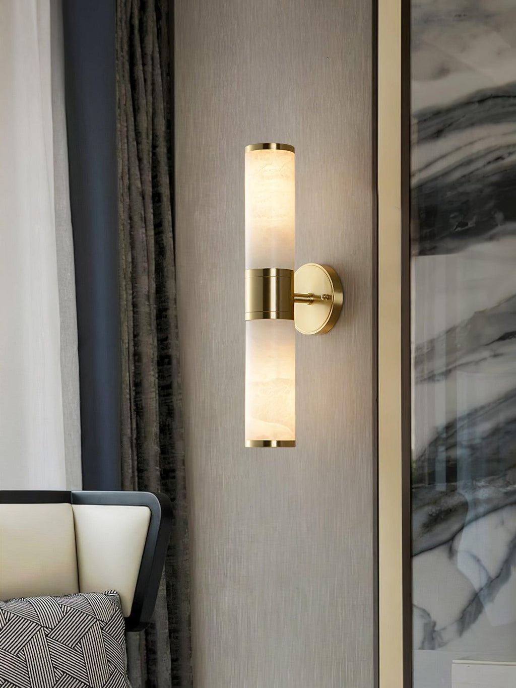 Kaia Minimalist Alabaster Wall Lamp | Fioriscas
