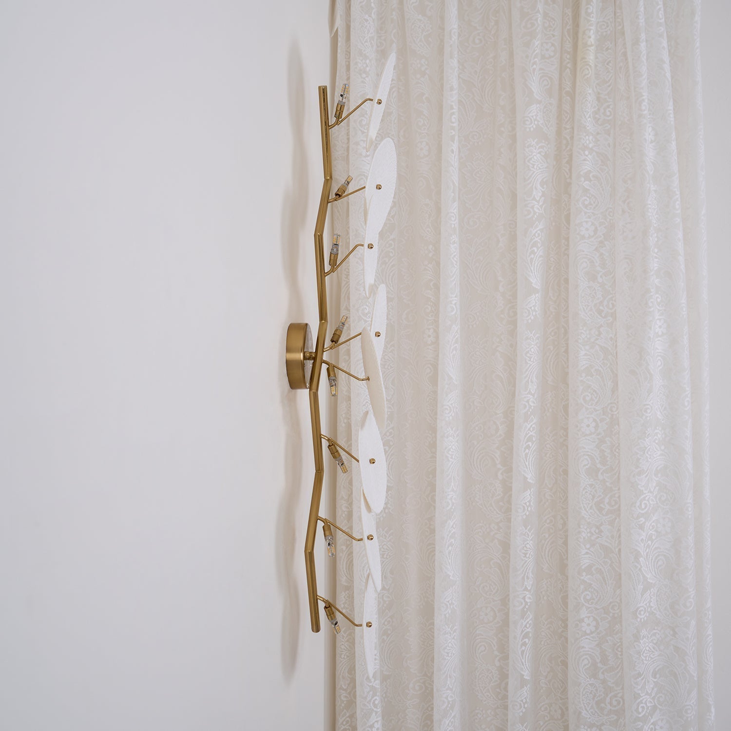 Kaivo Lotus Petal Wall Lamp | Fioriscas