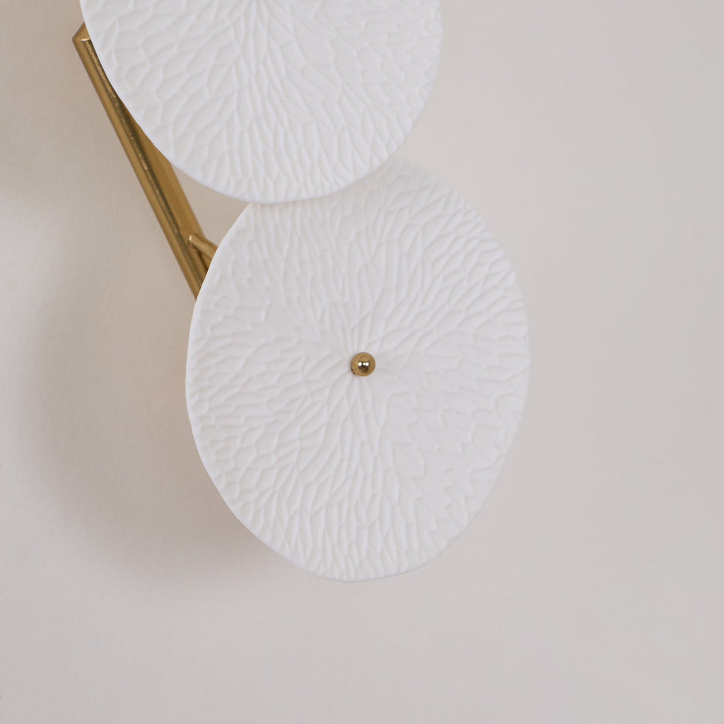 Kaivo Lotus Petal Wall Lamp | Fioriscas