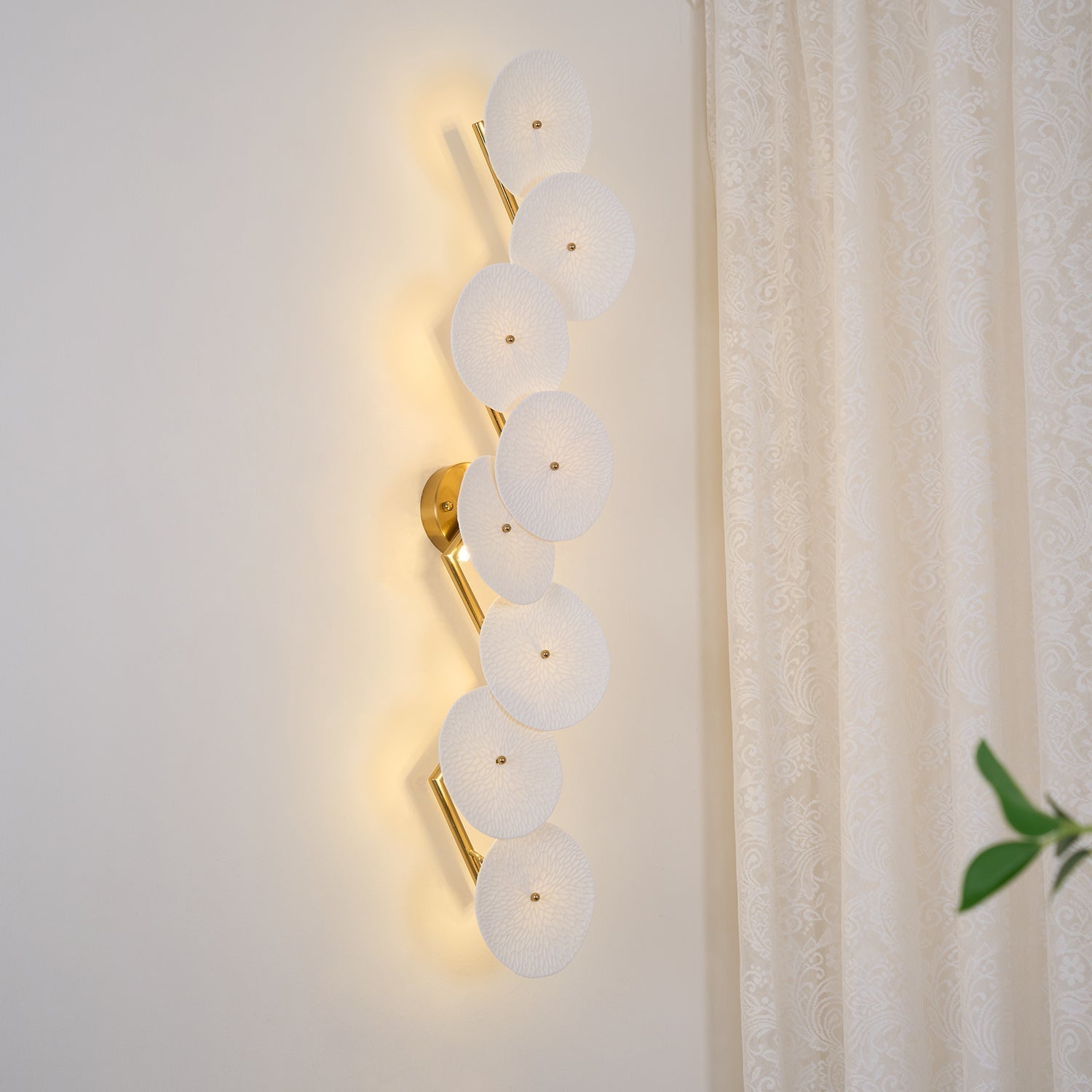 Kaivo Lotus Petal Wall Lamp | Fioriscas