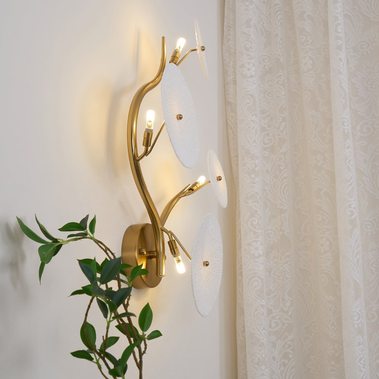Kaivo Lotus Petal Wall Lamp | Fioriscas