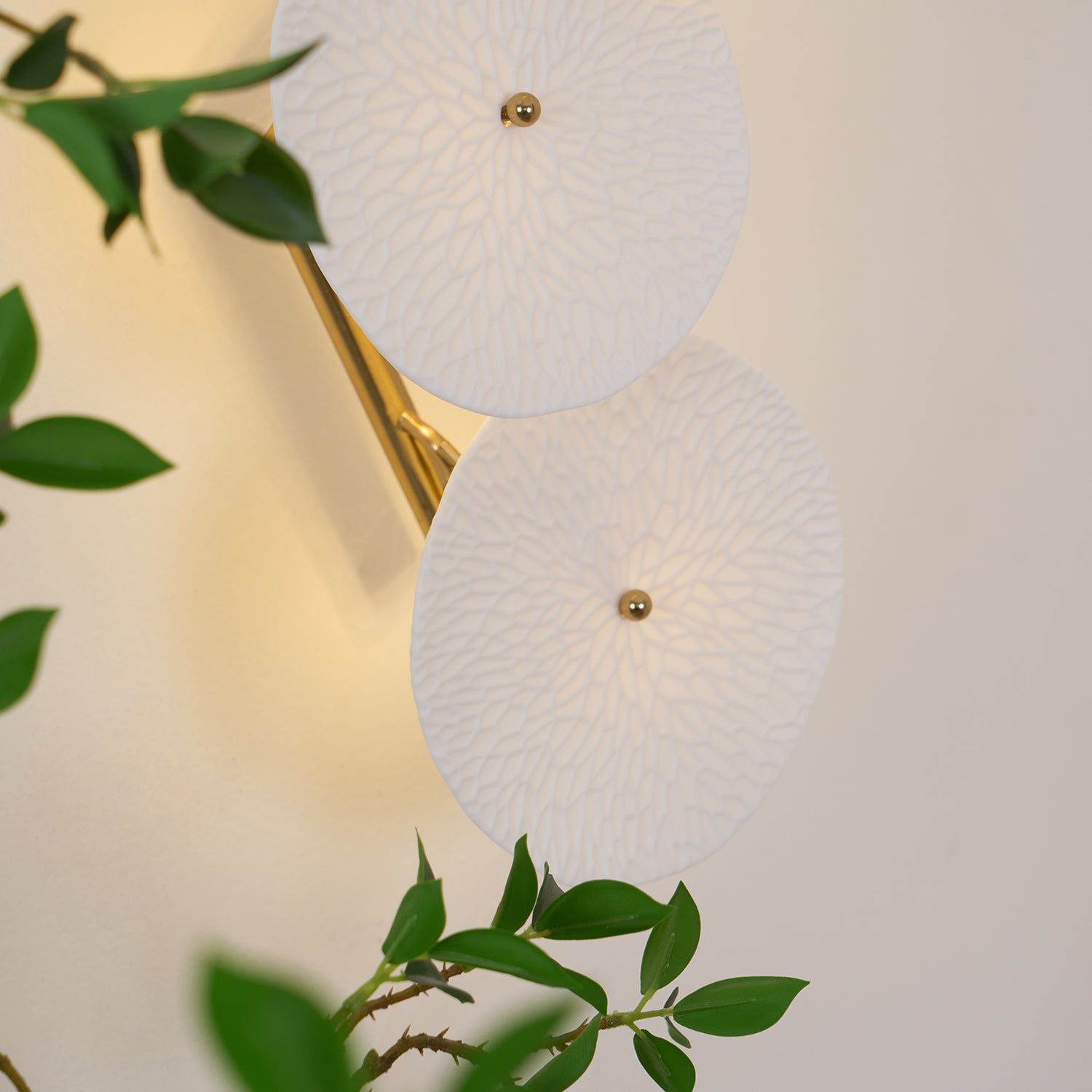 Kaivo Lotus Petal Wall Lamp | Fioriscas