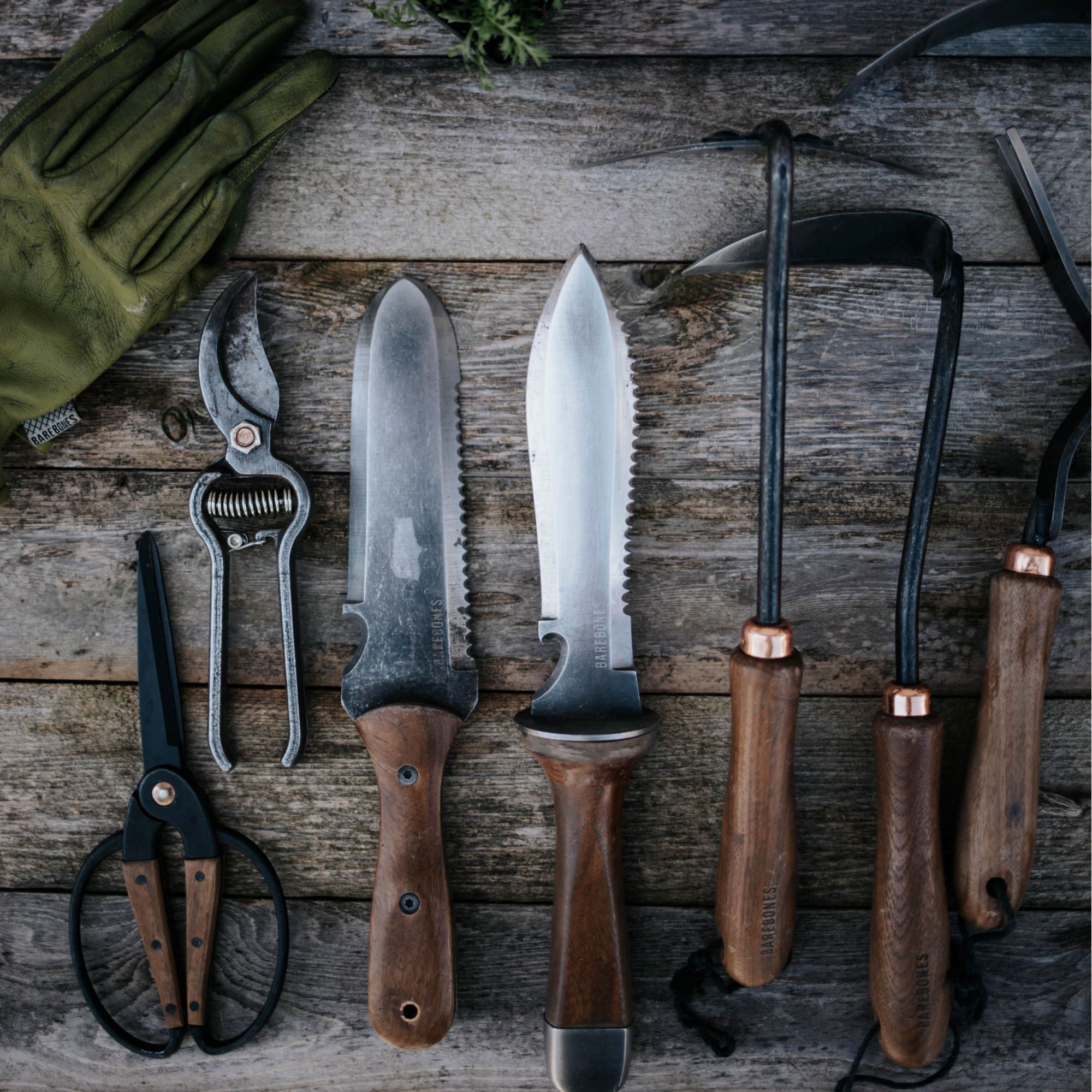 Nerezový outdoorový nůž TrailForge s protiskluzovou rukojetí