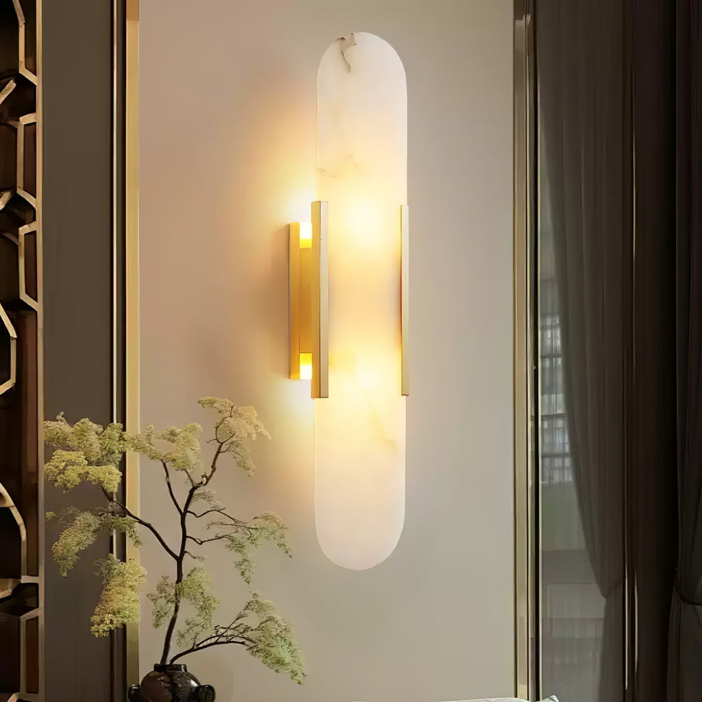 Candeeiro de parede em alabastro natural, luz quente, acabamento em latão ou cobre