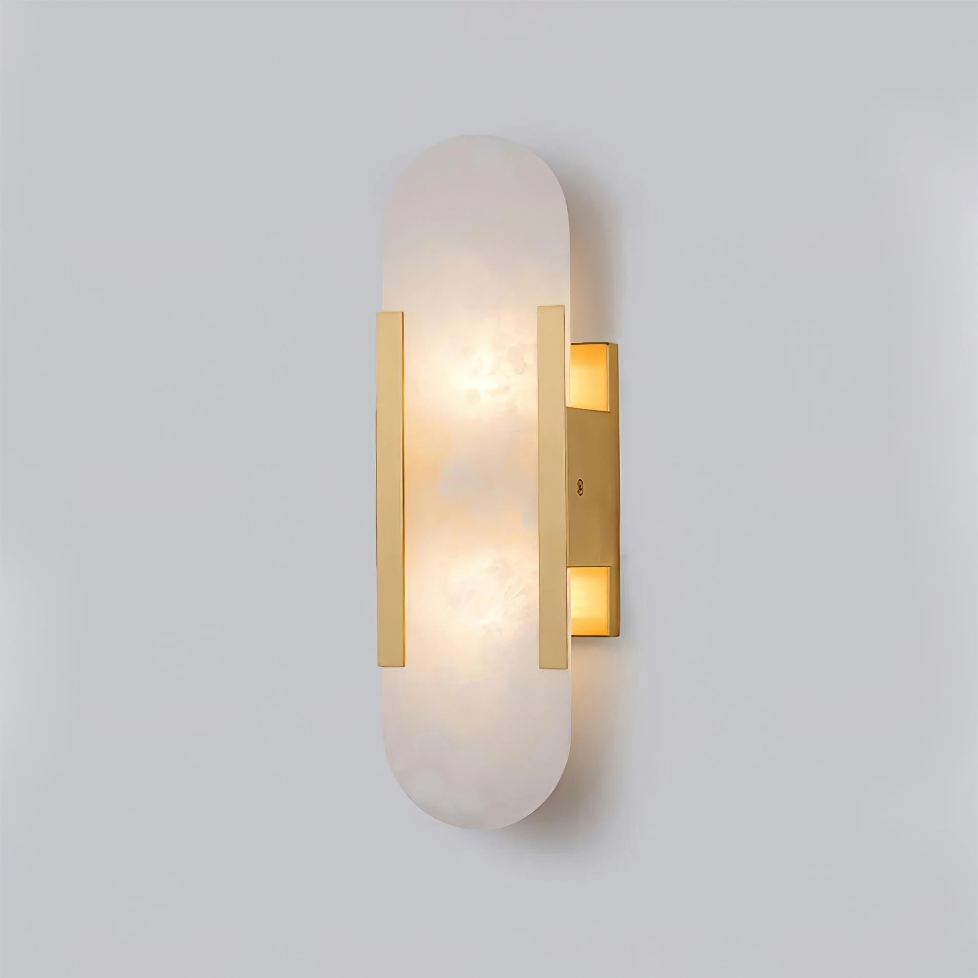 Candeeiro de parede em alabastro natural, luz quente, acabamento em latão ou cobre