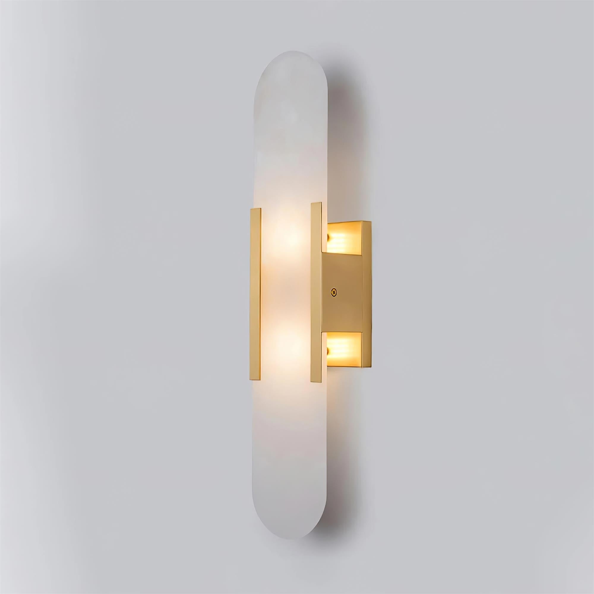 Candeeiro de parede em alabastro natural, luz quente, acabamento em latão ou cobre
