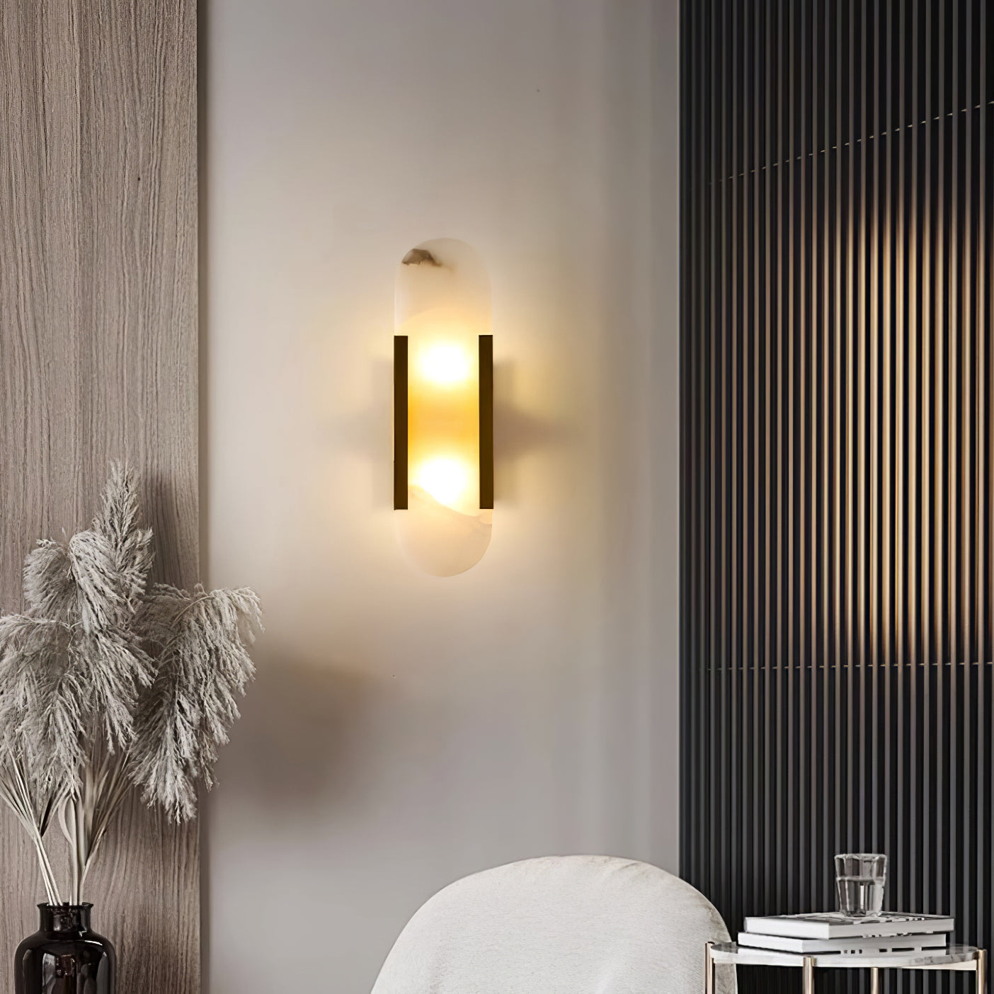 Candeeiro de parede em alabastro natural, luz quente, acabamento em latão ou cobre