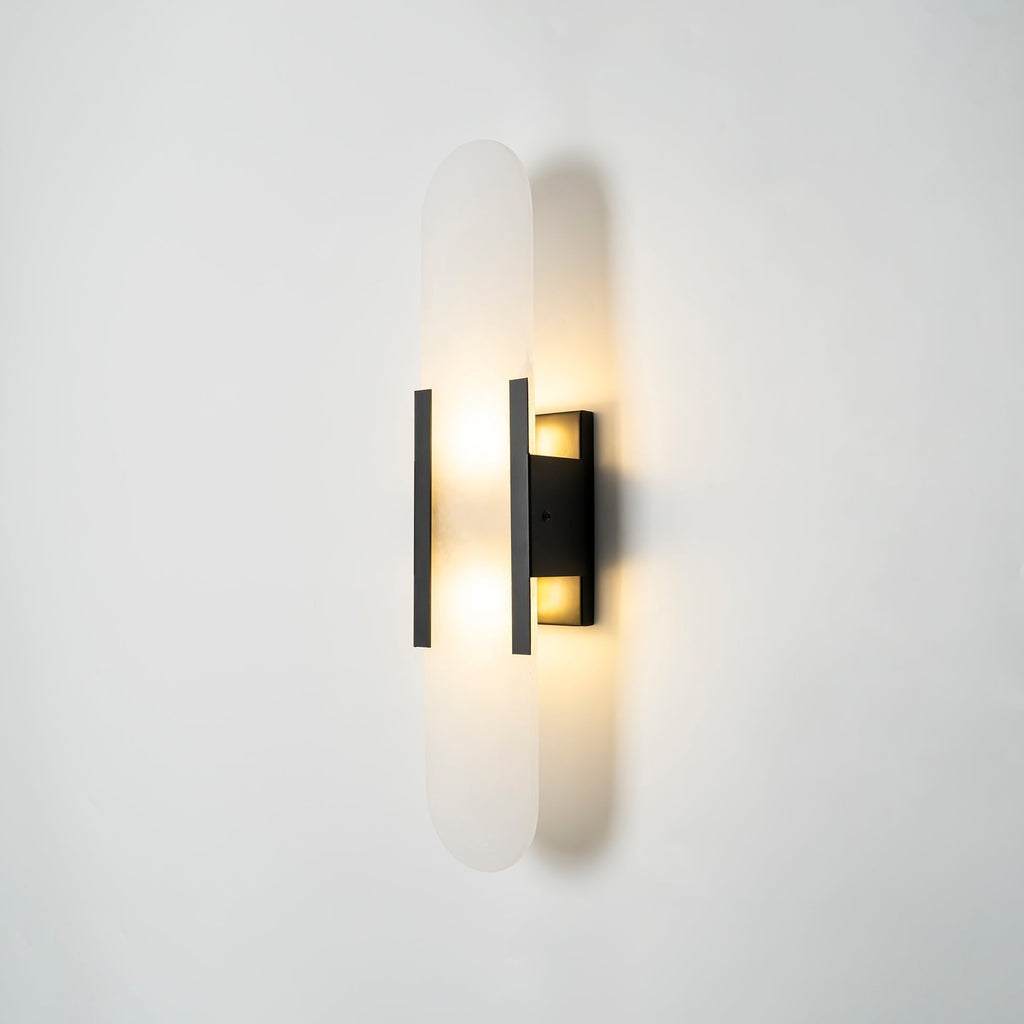 Candeeiro de parede em alabastro natural, luz quente, acabamento em latão ou cobre