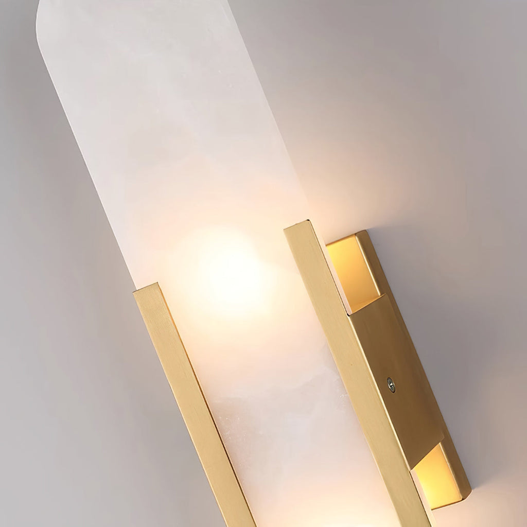 Candeeiro de parede em alabastro natural, luz quente, acabamento em latão ou cobre