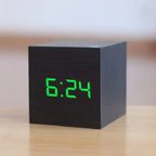 Digitalt trævækkeklokke, VerdiaCube LED-display med tid, dato og temperatur