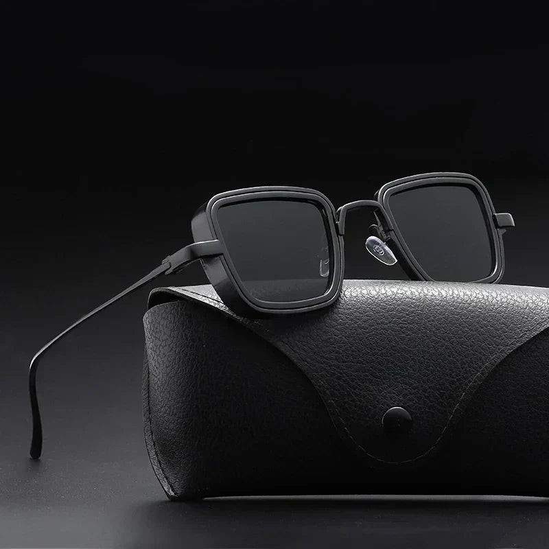 Aurex Square-Sonnenbrille mit markantem goldenem Rahmen und UV400-Augenschutz