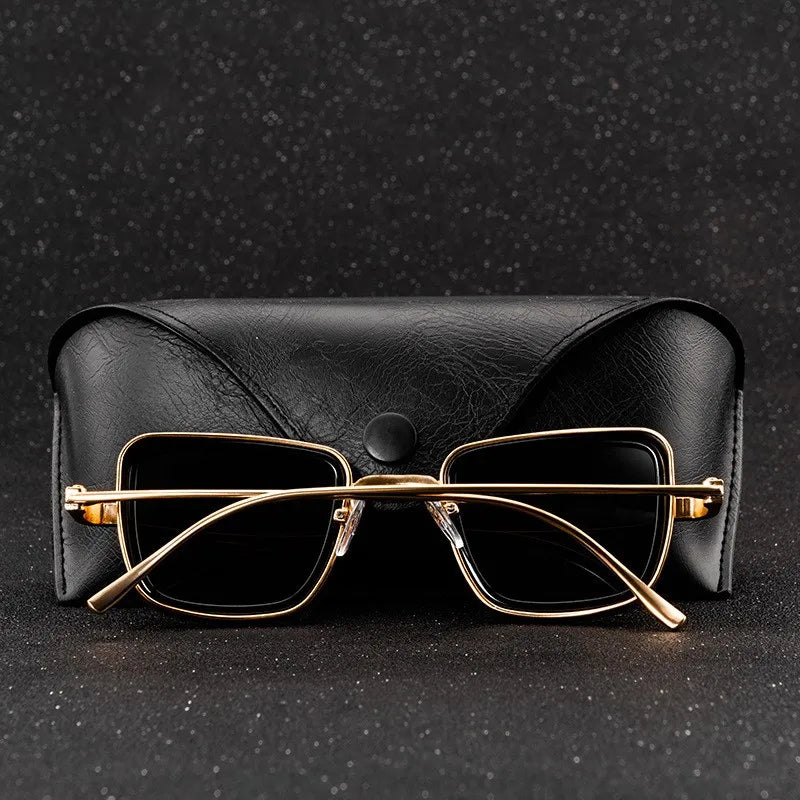 Aurex Square-Sonnenbrille mit markantem goldenem Rahmen und UV400-Augenschutz