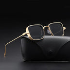 Aurex Square-Sonnenbrille mit markantem goldenem Rahmen und UV400-Augenschutz