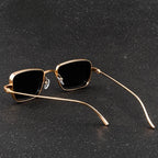 Aurex Square-Sonnenbrille mit markantem goldenem Rahmen und UV400-Augenschutz