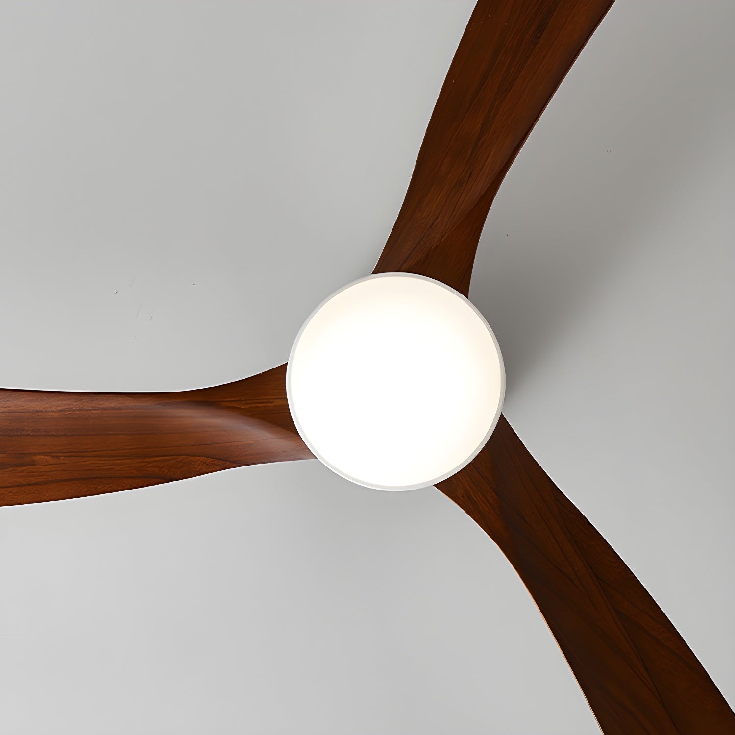 LED-Deckenventilator im nordischen Everwood-Holzlook in 25, 42 oder 52 Zoll